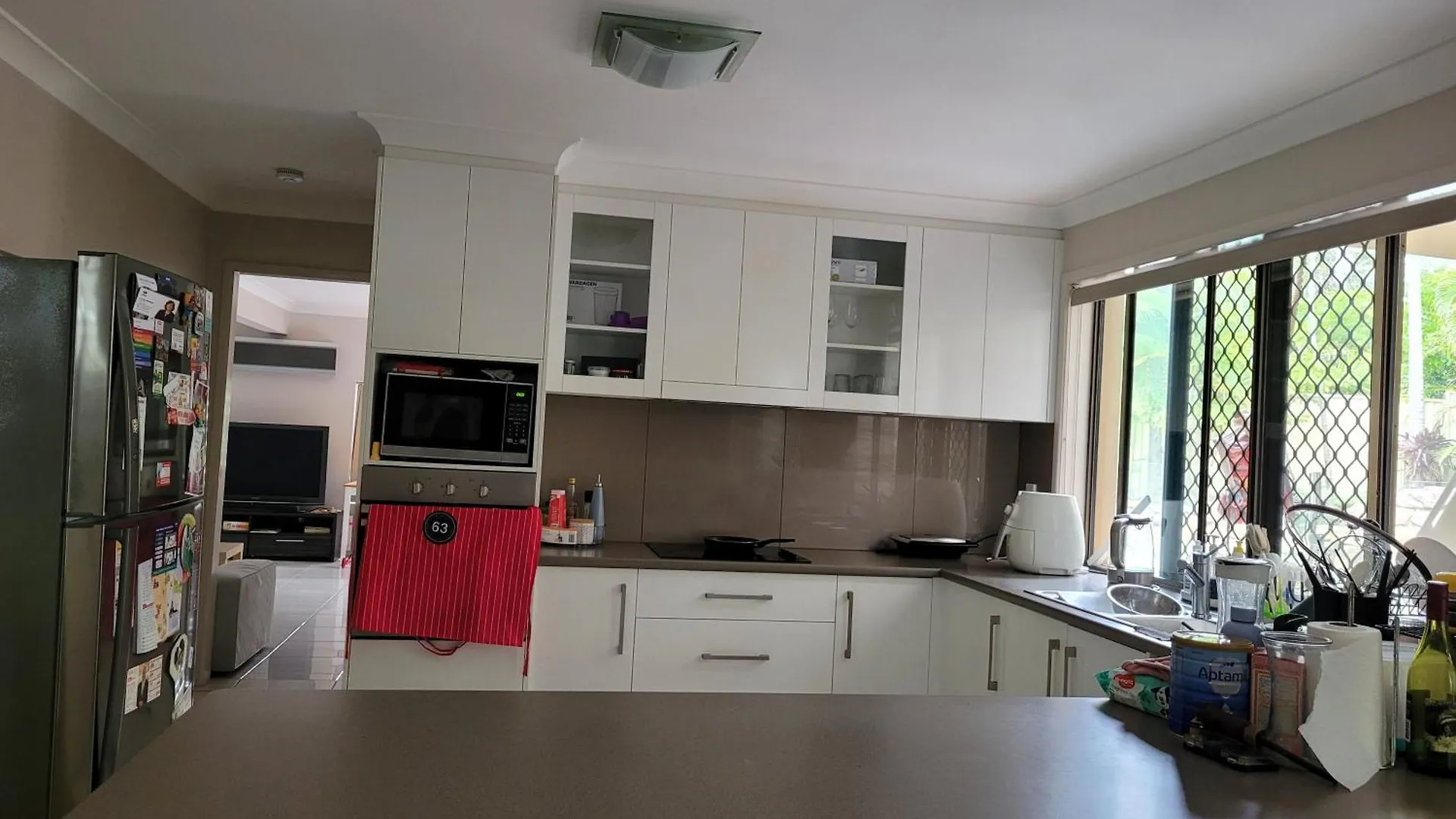 Holiday Style A Downstairs Room In Springwood Qld 0*,  Australien